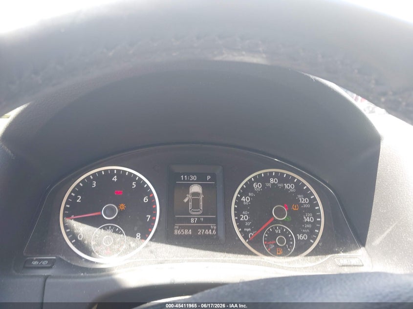 2017 Volkswagen Tiguan VIN WVGBV7AX4HK034324 IAAI salvage auction — FRONT & REAR, Salvage Title, sold $2,375 on 2026-07-23 (photo 7)