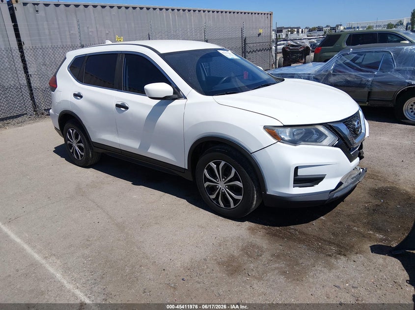 2017 Nissan Rogue VIN KNMAT2MT6HP560622 IAAI salvage auction — FRONT END, Salvage (California), sold $2,725 on 2026-07-13 (photo 1)