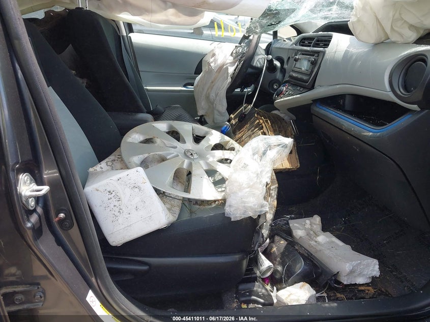 2012 Toyota Prius c VIN JTDKDTB3XC1008630 IAAI salvage auction — ROLLOVER, Salvage Title, sold $500 on 2026-07-21 (photo 5)