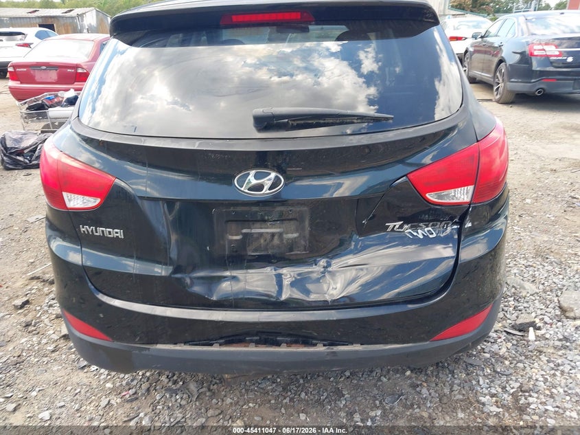 2010 Hyundai Tucson VIN KM8JT3AC5AU095957 IAAI salvage auction — REAR END, Clear (Virginia), sold $1,400 on 2026-07-13 (photo 6)