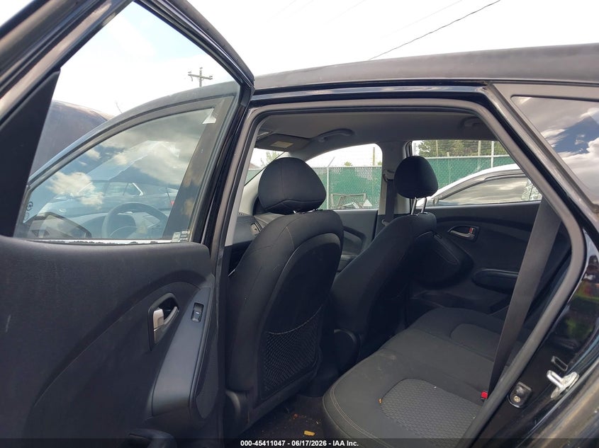 2010 Hyundai Tucson VIN KM8JT3AC5AU095957 IAAI salvage auction — REAR END, Clear (Virginia), sold $1,400 on 2026-07-13 (photo 8)