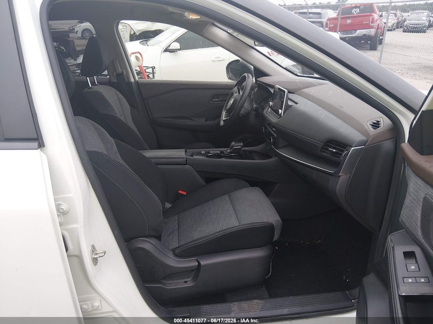 2021 Nissan Rogue VIN JN8AT3AA3MW006211 IAAI salvage auction — REAR END, Salvage Title, sold $3,000 on 2026-08-01 (photo 5)