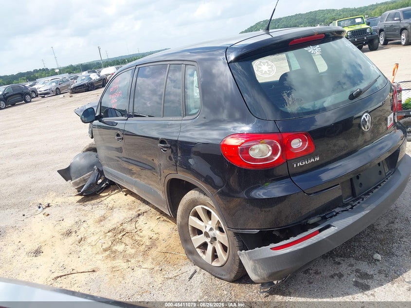 2010 Volkswagen Tiguan VIN WVGAV7AXXAW524602 IAAI salvage auction — BIO HAZARD, Junk (Oklahoma), sold $375 on 2026-08-18 (photo 3)