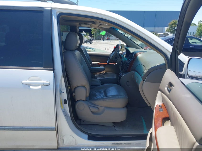 2004 Toyota Sienna VIN 5TDBA22C34S010288 IAAI salvage auction — LEFT SIDE, Salvage (California), sold $675 on 2026-07-06 (photo 5)