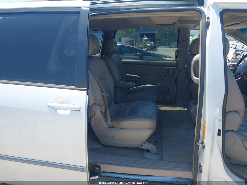 2004 Toyota Sienna VIN 5TDBA22C34S010288 IAAI salvage auction — LEFT SIDE, Salvage (California), sold $675 on 2026-07-06 (photo 8)