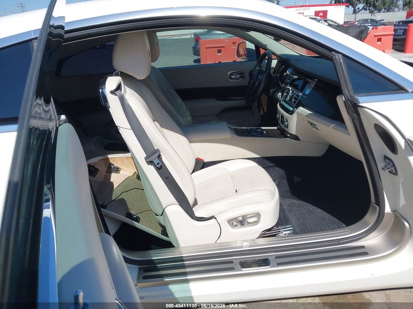 2014 Rolls-royce Wraith VIN SCA665C56EUX84477 IAAI salvage auction — REAR END, Salvage (California), sold $21,100 on 2026-08-19 (photo 5)