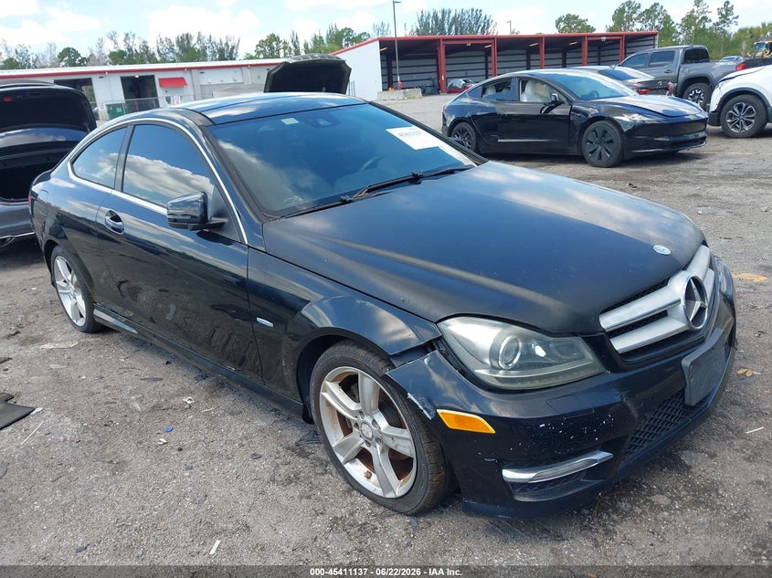 2012 Mercedes-benz C-klasse VIN WDDGJ4HB7CF764332 IAAI salvage auction — NORMAL WEAR, Clear (Florida), sold $325 on 2026-07-06 (photo 6)