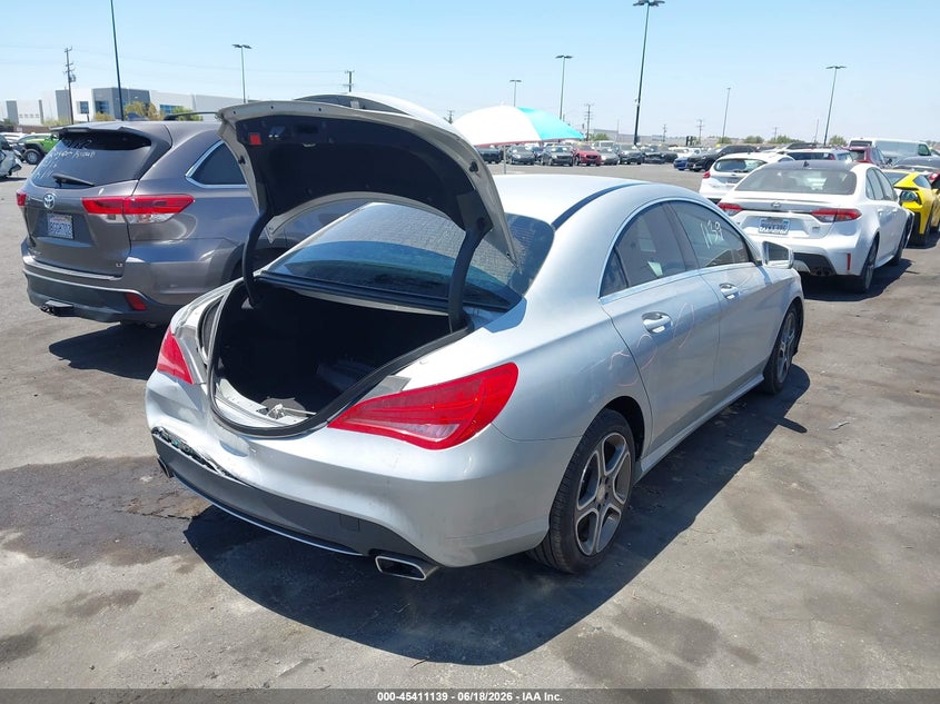 2014 Mercedes-benz Cla-klasse VIN WDDSJ4EB0EN152559 IAAI salvage auction — REAR END, Salvage Title, sold $2,700 on 2026-07-08 (photo 4)