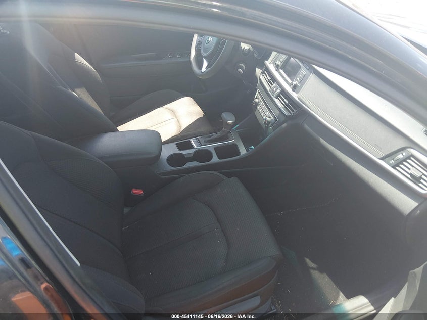2016 Kia Optima VIN 5XXGT4L35GG102325 IAAI salvage auction — NORMAL WEAR, Salvage Title, sold $25 on 2026-07-23 (photo 5)