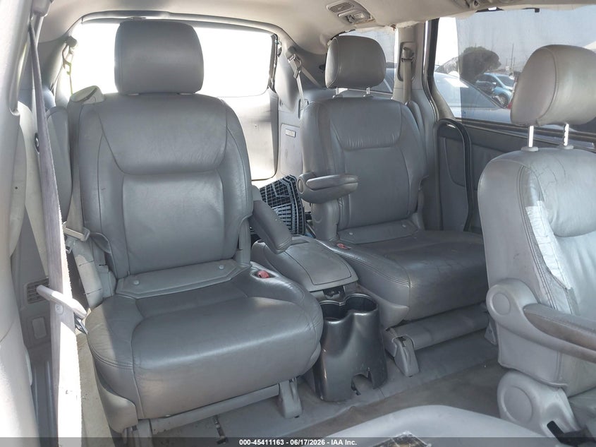2004 Toyota Sienna VIN 5TDZA22C64S212086 IAAI salvage auction — LEFT REAR, Salvage (California), sold $450 on 2026-07-08 (photo 8)