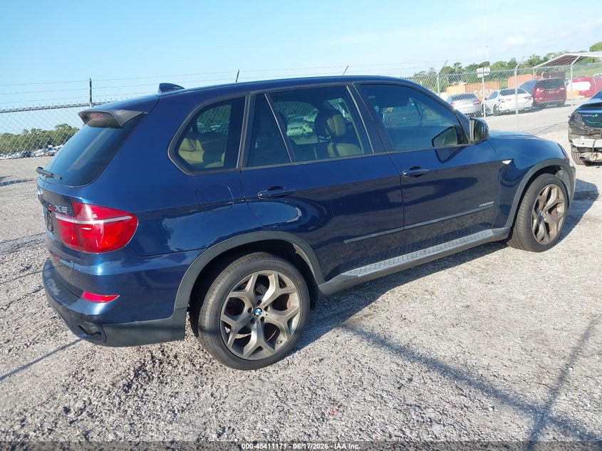2011 BMW X5 VIN 5UXZW0C56BL370253 IAAI salvage auction — NORMAL WEAR, Clear (Florida), sold $475 on 2026-07-30 (photo 4)