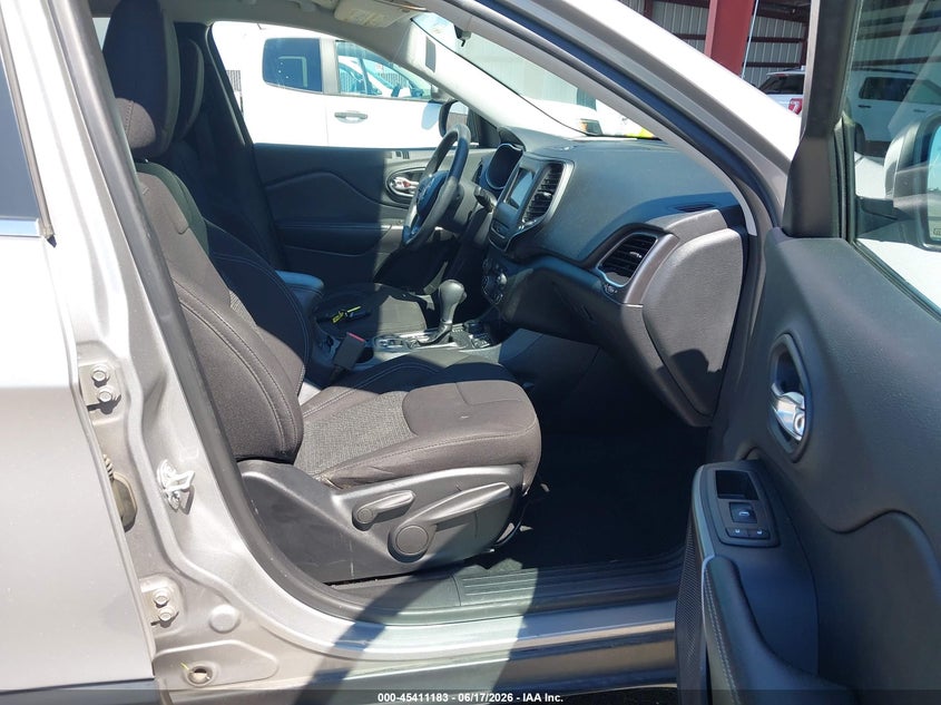 2019 Jeep Cherokee VIN 1C4PJMCB8KD429950 IAAI salvage auction — NORMAL WEAR, SF97 (California), sold $7,625 on 2026-07-30 (photo 5)