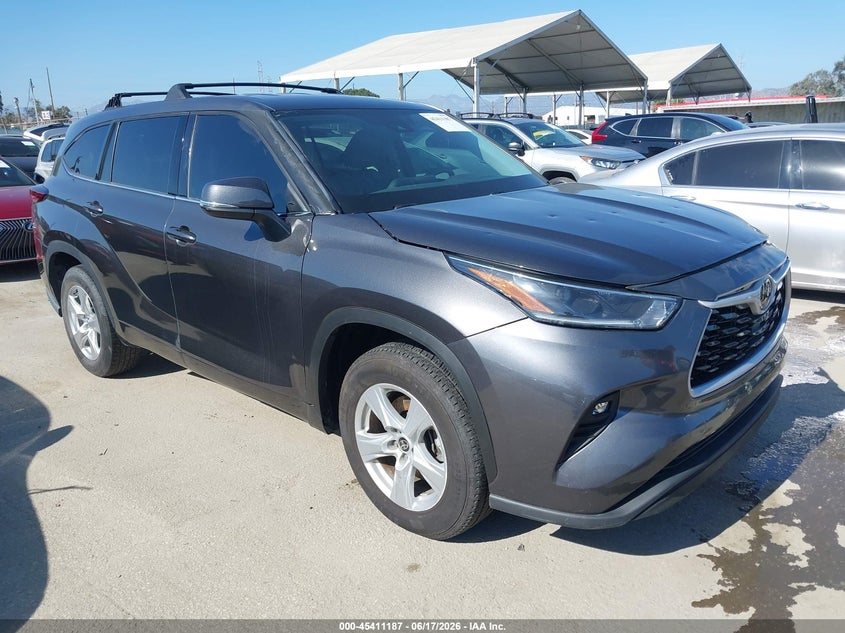 2022 Toyota Highlander VIN 5TDCZRAH2NS095533 IAAI salvage auction — FRONT END, Salvage (California), sold $12,500 on 2026-07-29 (photo 1)