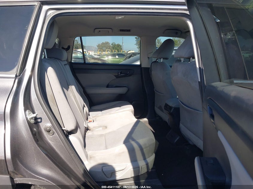 2022 Toyota Highlander VIN 5TDCZRAH2NS095533 IAAI salvage auction — FRONT END, Salvage (California), sold $12,500 on 2026-07-29 (photo 8)