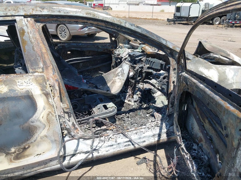 2020 Hyundai Elantra VIN KMHD84LF6LU106091 IAAI salvage auction — TOTAL BURN, Non-Repairable (Arizona), sold $100 on 2026-07-07 (photo 5)