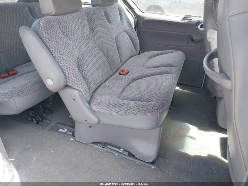 1998 Dodge Caravan VIN 2B4FP2532WR642686 IAAI salvage auction — NORMAL WEAR, Clear (Wyoming), sold $125 on 2026-07-08 (photo 8)