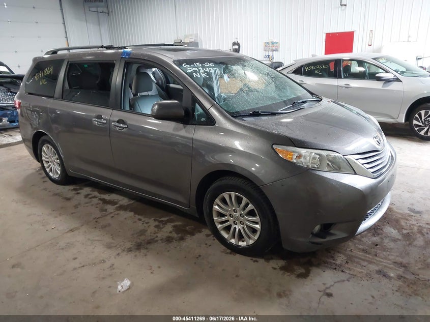 2016 Toyota Sienna VIN 5TDYK3DC6GS757561 IAAI salvage auction — LEFT SIDE, Salvage (Minnesota), sold $25 on 2026-08-02 (photo 1)