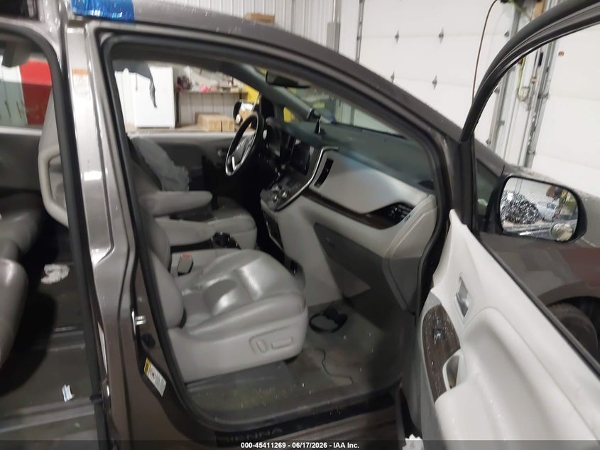 2016 Toyota Sienna VIN 5TDYK3DC6GS757561 IAAI salvage auction — LEFT SIDE, Salvage (Minnesota), sold $25 on 2026-08-02 (photo 5)