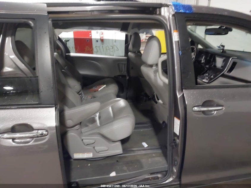 2016 Toyota Sienna VIN 5TDYK3DC6GS757561 IAAI salvage auction — LEFT SIDE, Salvage (Minnesota), sold $25 on 2026-08-02 (photo 8)