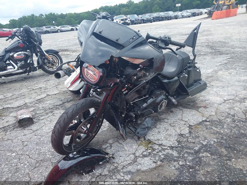 2024 Harley-davidson Street glide VIN 1HD1KB710RB616841 IAAI salvage auction — LEFT SIDE, Salvage Title, sold $8,000 on 2026-08-05 (photo 2)