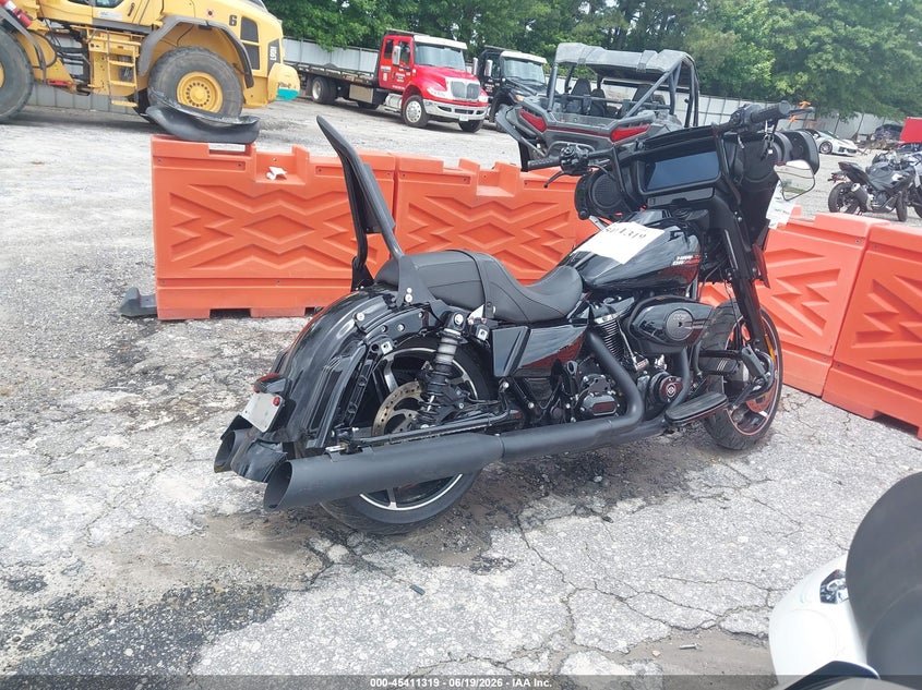 2024 Harley-davidson Street glide VIN 1HD1KB710RB616841 IAAI salvage auction — LEFT SIDE, Salvage Title, sold $8,000 on 2026-08-05 (photo 4)
