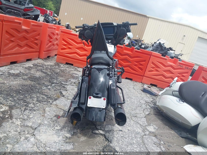 2024 Harley-davidson Street glide VIN 1HD1KB710RB616841 IAAI salvage auction — LEFT SIDE, Salvage Title, sold $8,000 on 2026-08-05 (photo 6)