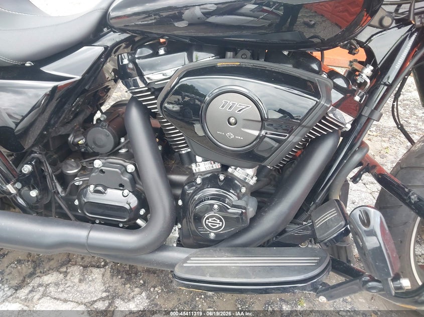 2024 Harley-davidson Street glide VIN 1HD1KB710RB616841 IAAI salvage auction — LEFT SIDE, Salvage Title, sold $8,000 on 2026-08-05 (photo 8)