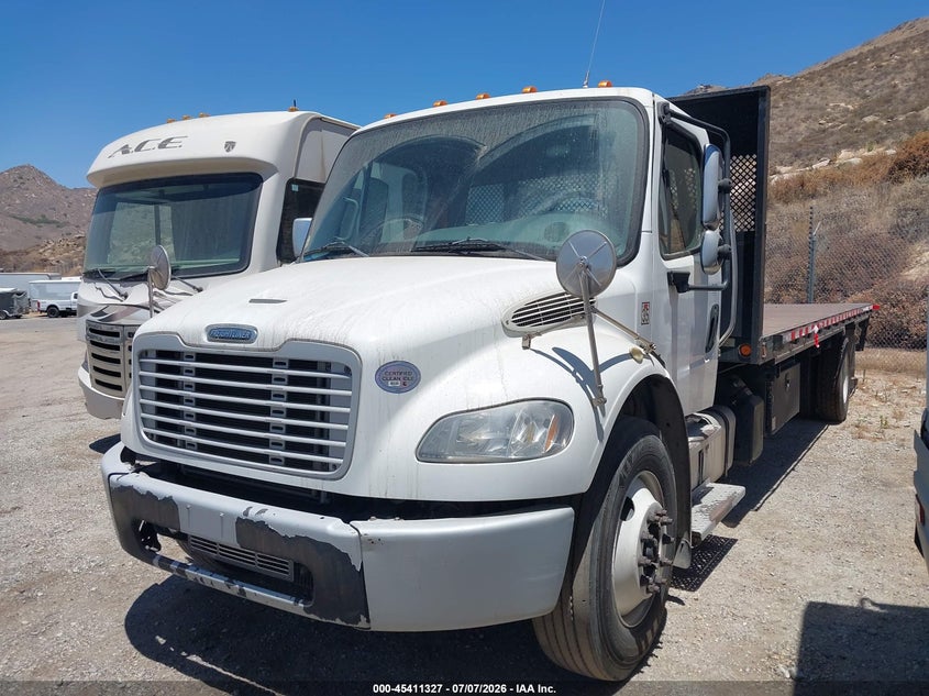 2015 Freightliner M2 106 VIN 1FVACXDTXFHGR3413 IAAI salvage auction — REAR END, Clear (California), sold $8,100 on 2026-07-28 (photo 2)