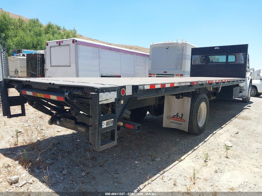2015 Freightliner M2 106 VIN 1FVACXDTXFHGR3413 IAAI salvage auction — REAR END, Clear (California), sold $8,100 on 2026-07-28 (photo 4)