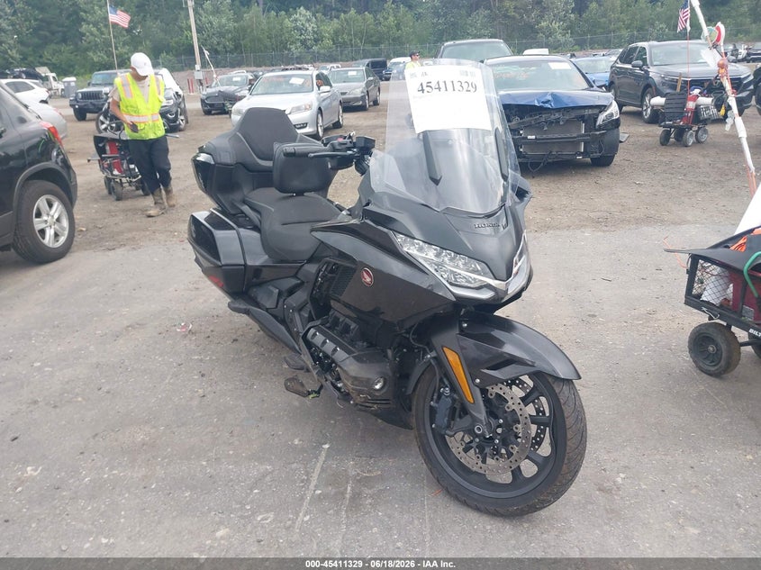 2021 Honda Gl1800c VIN JH2SC7959MK302203 IAAI salvage auction — ENGINE DAMAGE, Salvage (Connecticut), sold $3,050 on 2026-07-28 (photo 1)