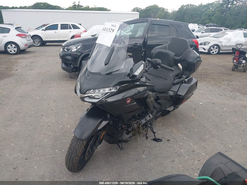 2021 Honda Gl1800c VIN JH2SC7959MK302203 IAAI salvage auction — ENGINE DAMAGE, Salvage (Connecticut), sold $3,050 on 2026-07-28 (photo 2)