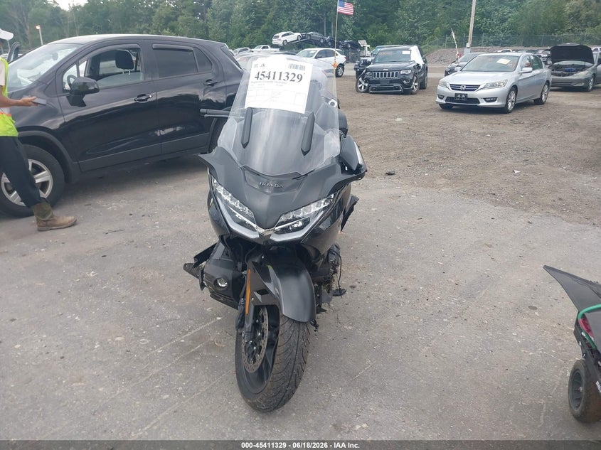 2021 Honda Gl1800c VIN JH2SC7959MK302203 IAAI salvage auction — ENGINE DAMAGE, Salvage (Connecticut), sold $3,050 on 2026-07-28 (photo 5)