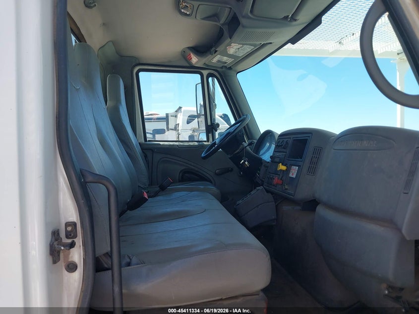 2006 International 4000 series VIN 1HTMMAAN66H145109 IAAI salvage auction — NORMAL WEAR, Clear (Arizona), sold $2,050 on 2026-07-30 (photo 5)