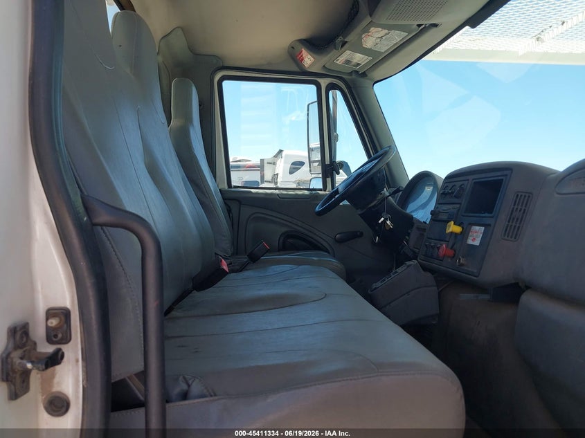 2006 International 4000 series VIN 1HTMMAAN66H145109 IAAI salvage auction — NORMAL WEAR, Clear (Arizona), sold $2,050 on 2026-07-30 (photo 8)