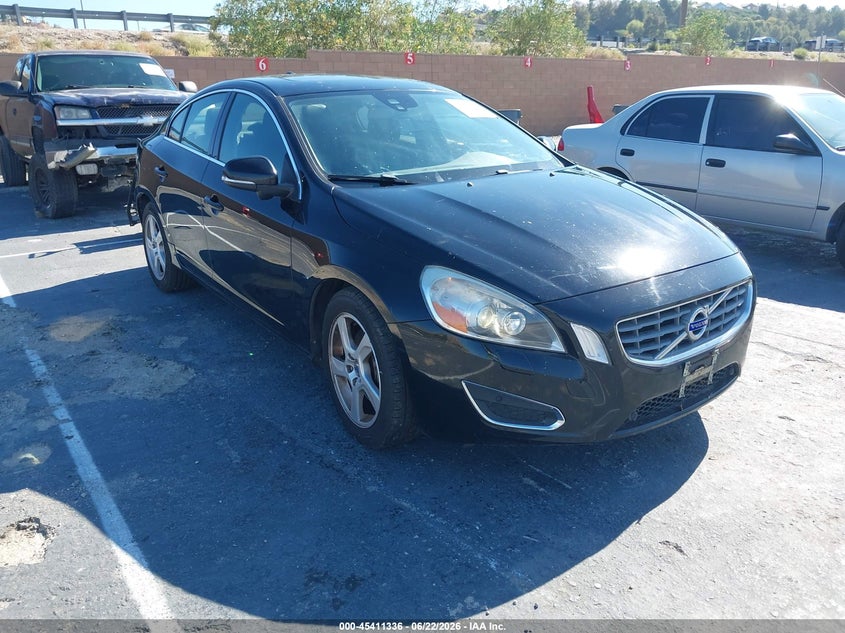2013 Volvo S60 VIN YV1612FHXD2207144 IAAI salvage auction — NORMAL WEAR, Clear (Washington), sold $450 on 2026-07-12 (photo 1)