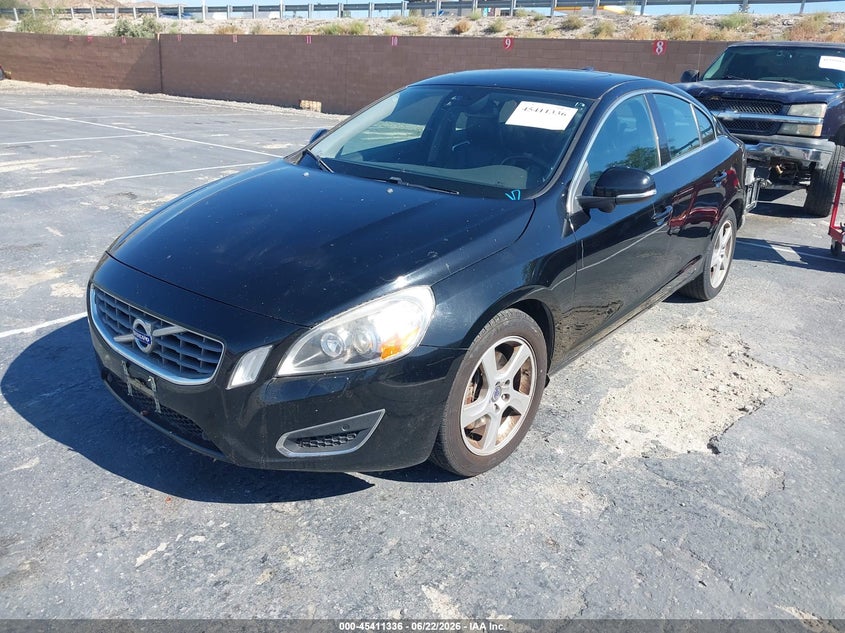 2013 Volvo S60 VIN YV1612FHXD2207144 IAAI salvage auction — NORMAL WEAR, Clear (Washington), sold $450 on 2026-07-12 (photo 2)