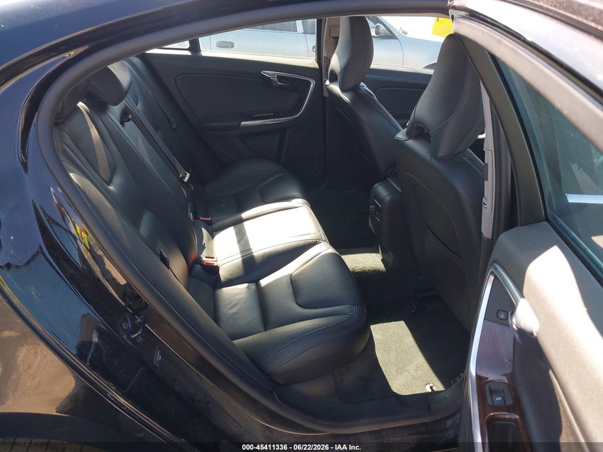 2013 Volvo S60 VIN YV1612FHXD2207144 IAAI salvage auction — NORMAL WEAR, Clear (Washington), sold $450 on 2026-07-12 (photo 8)