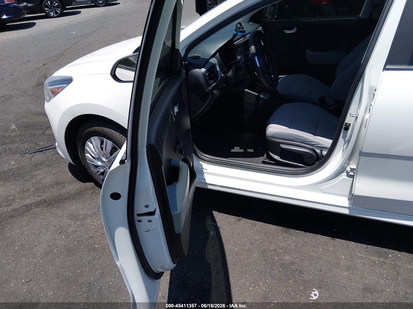 2018 Kia Rio VIN 3KPA24AB8JE062292 IAAI salvage auction — REAR END, Salvage Title, sold $2,500 on 2026-07-31 (photo 5)