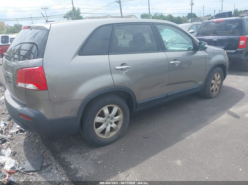 2012 Kia Sorento VIN 5XYKTCA65CG212413 IAAI salvage auction — LEFT SIDE, Clear (New York), sold $275 on 2026-07-08 (photo 4)