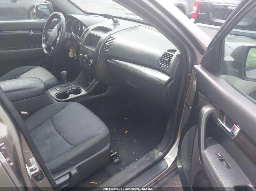 2012 Kia Sorento VIN 5XYKTCA65CG212413 IAAI salvage auction — LEFT SIDE, Clear (New York), sold $275 on 2026-07-08 (photo 5)