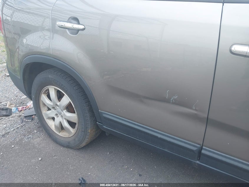 2012 Kia Sorento VIN 5XYKTCA65CG212413 IAAI salvage auction — LEFT SIDE, Clear (New York), sold $275 on 2026-07-08 (photo 6)