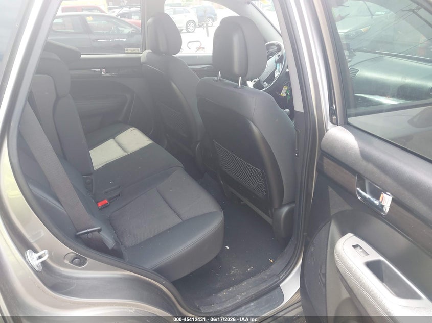2012 Kia Sorento VIN 5XYKTCA65CG212413 IAAI salvage auction — LEFT SIDE, Clear (New York), sold $275 on 2026-07-08 (photo 8)