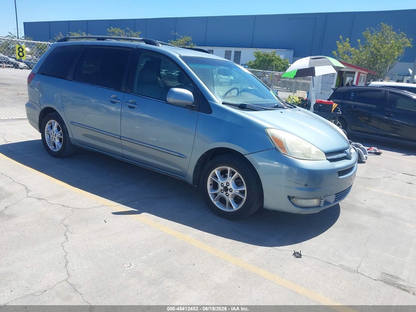 2004 Toyota Sienna VIN 5TDZA22C04S183300 IAAI salvage auction — LEFT SIDE, Salvage (California), sold $700 on 2026-07-13 (photo 1)
