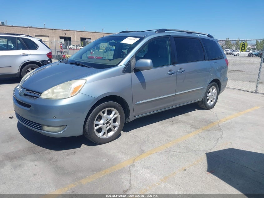 2004 Toyota Sienna VIN 5TDZA22C04S183300 IAAI salvage auction — LEFT SIDE, Salvage (California), sold $700 on 2026-07-13 (photo 2)