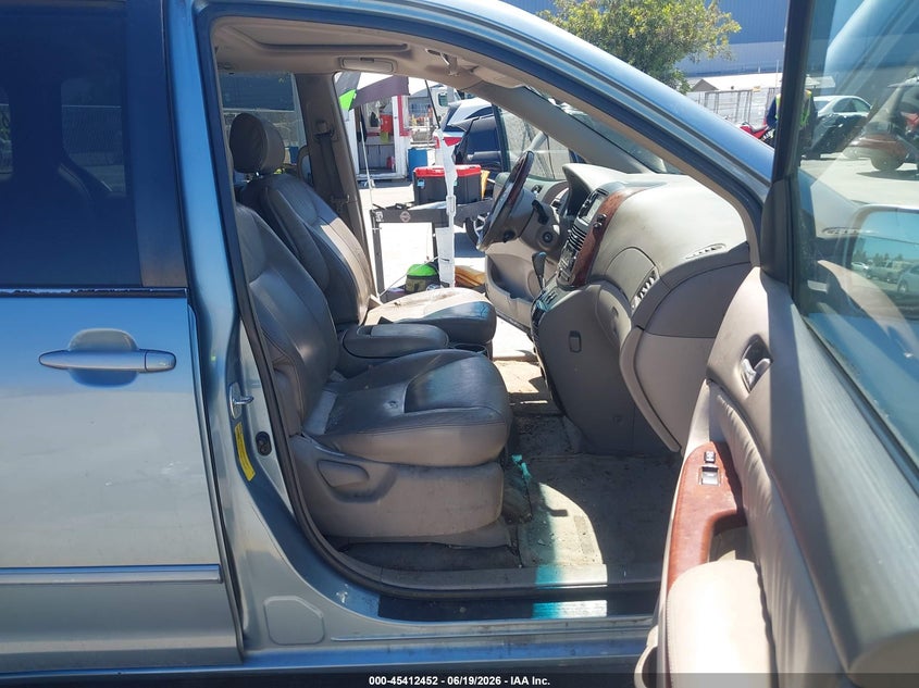 2004 Toyota Sienna VIN 5TDZA22C04S183300 IAAI salvage auction — LEFT SIDE, Salvage (California), sold $700 on 2026-07-13 (photo 5)