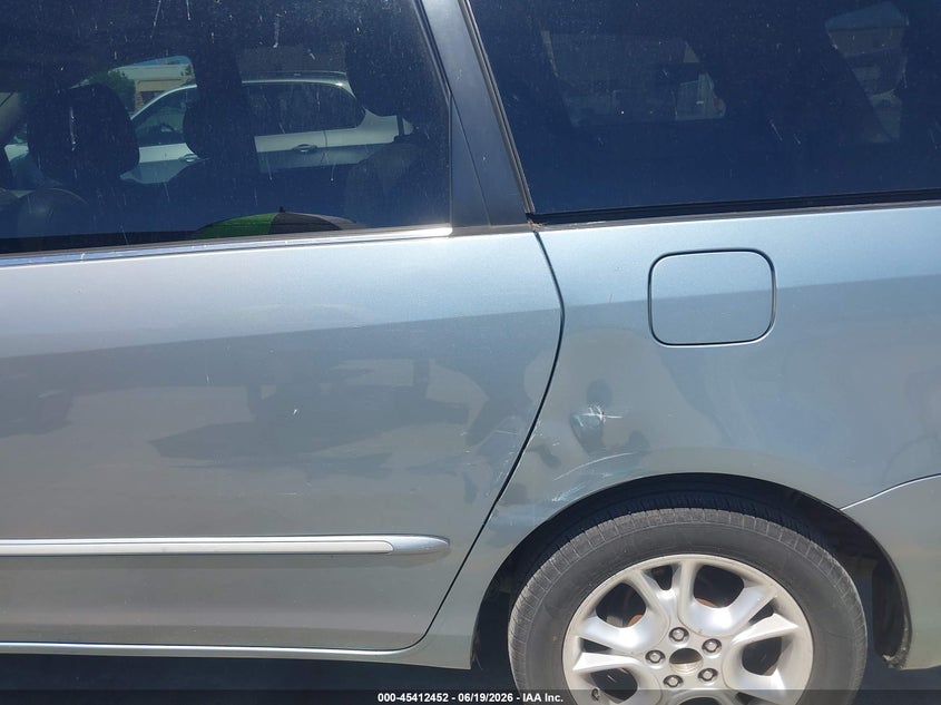 2004 Toyota Sienna VIN 5TDZA22C04S183300 IAAI salvage auction — LEFT SIDE, Salvage (California), sold $700 on 2026-07-13 (photo 6)