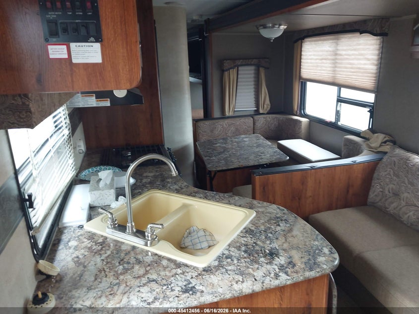 2014 Keystone Hideout VIN 4YDT31R27E7203185 IAAI salvage auction — STORM DAMAGE, Regular (South Dakota), sold $5,000 on 2026-07-07 (photo 8)