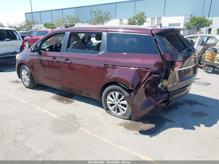 2015 Kia SEDONA VIN KNDMB5C18F6059820 IAAI salvage auction — REAR END, Salvage (California), sold $125 on 2026-07-29 (photo 3)