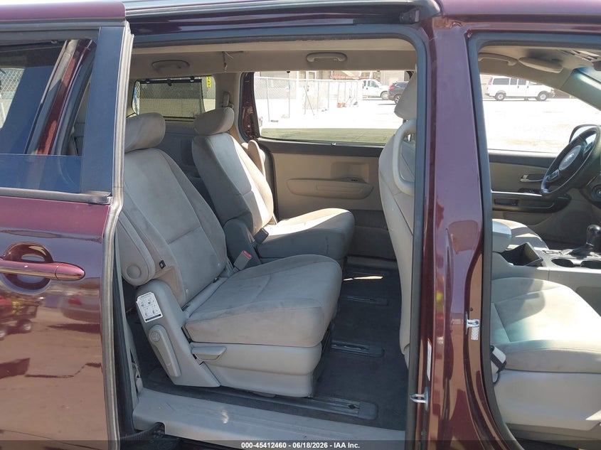 2015 Kia SEDONA VIN KNDMB5C18F6059820 IAAI salvage auction — REAR END, Salvage (California), sold $125 on 2026-07-29 (photo 8)
