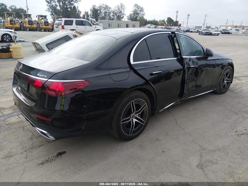 2024 Mercedes-benz E-klasse VIN W1KLF4HBXRA047283 IAAI salvage auction — SIDE, Salvage (California), sold $15,400 on 2026-07-29 (photo 4)